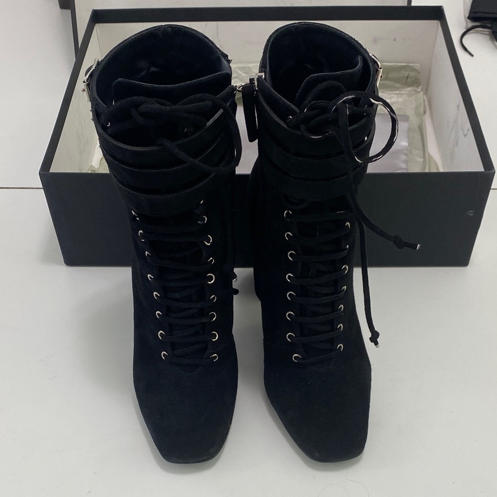 Chic Black Lace-Up Women's Boots